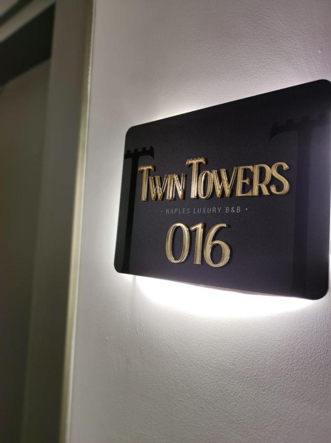 Twin Towers Naples Luxury Acomodação com café da manhã Exterior foto